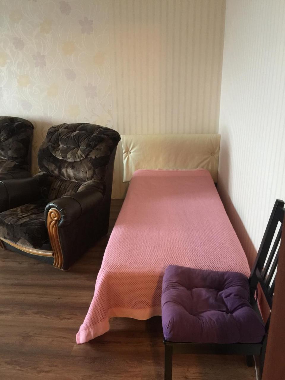 Apart Na Himnaziinoi Naberezhnii Lägenhet Charkiv Exteriör bild